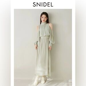 Snidel Women's Cold Shoulder Dress Green